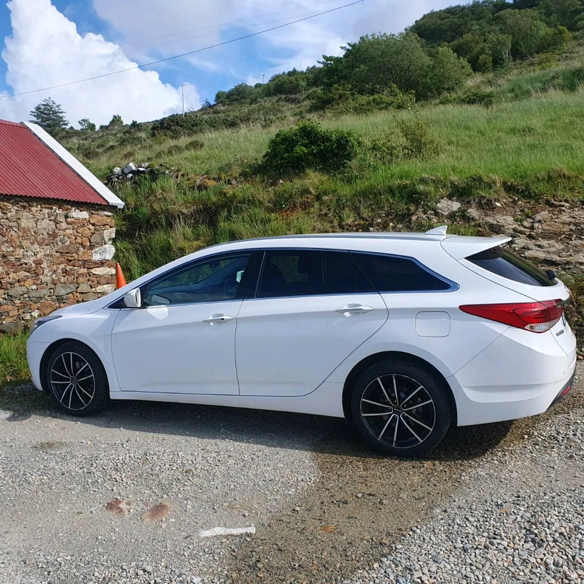 Hyundai i40 Estate Executive Plus - Image 1