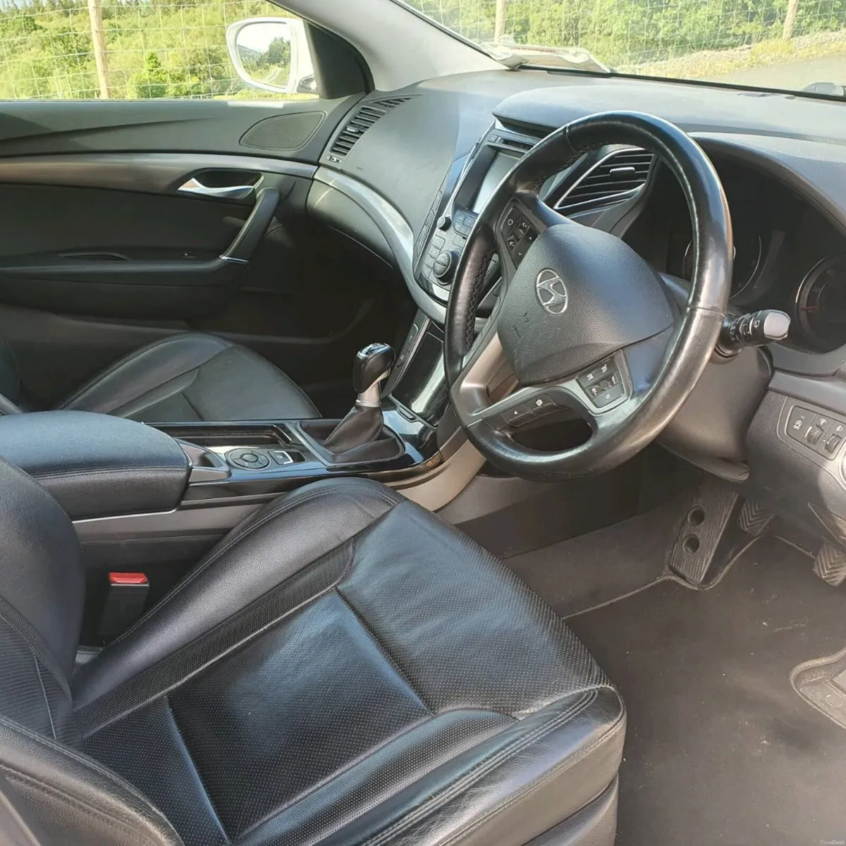 Hyundai i40 Estate Executive Plus - Image 2