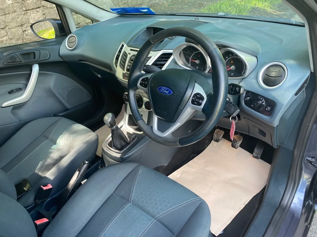 FORD FIESTA TITANIUM TDCI NCT 27 MINT - Image 4
