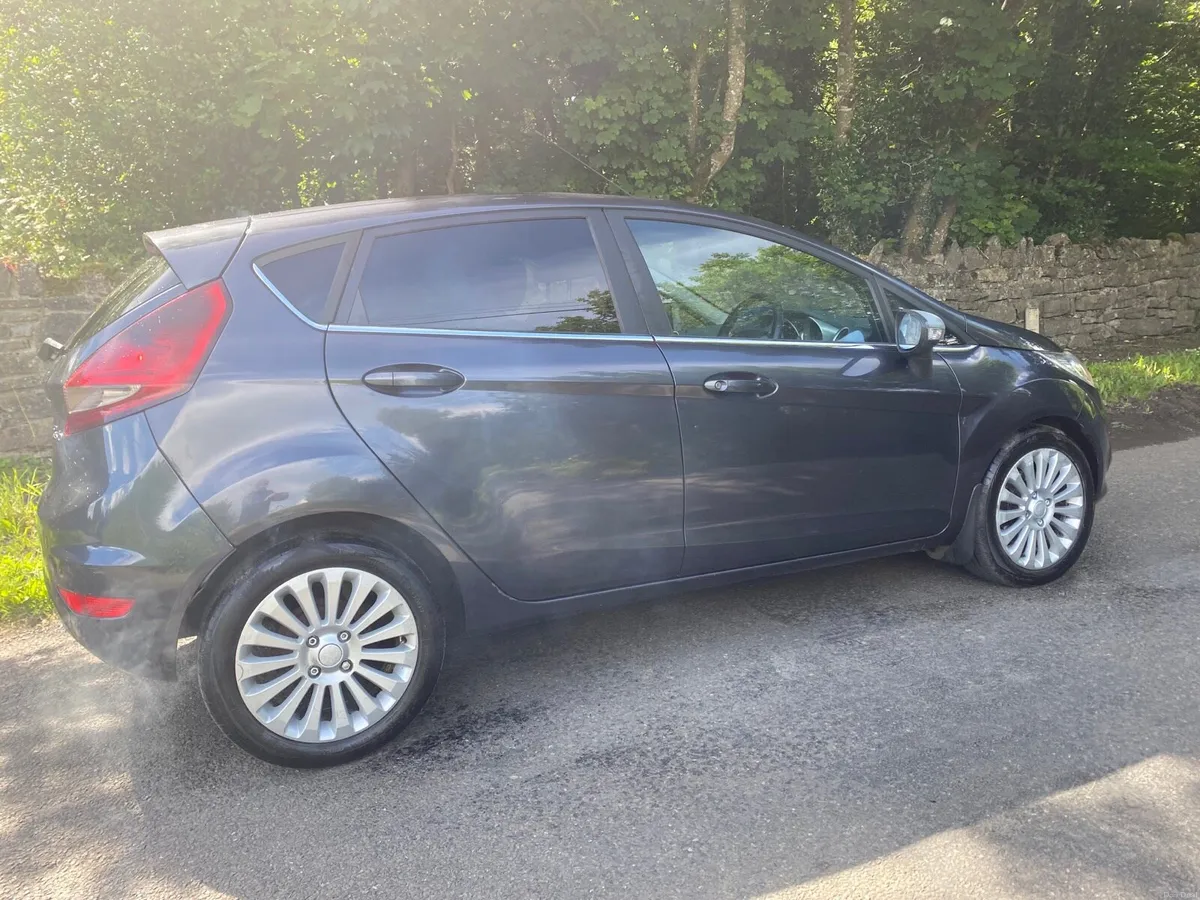 FORD FIESTA TITANIUM TDCI NCT 27 MINT - Image 2