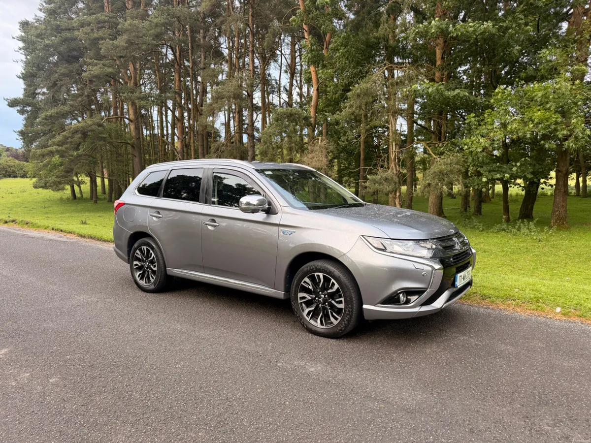 Mitsubishi Outlander 2017 PHEV Top Spec - Image 1