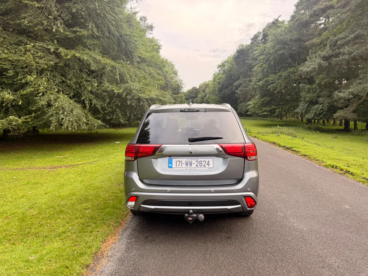 Mitsubishi Outlander 2017 PHEV Top Spec - Image 6