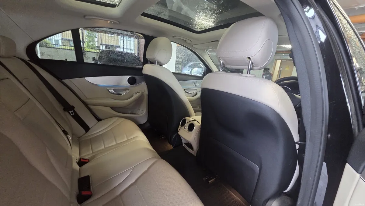 Mercedes-Benz C-Class 2018 - Image 2