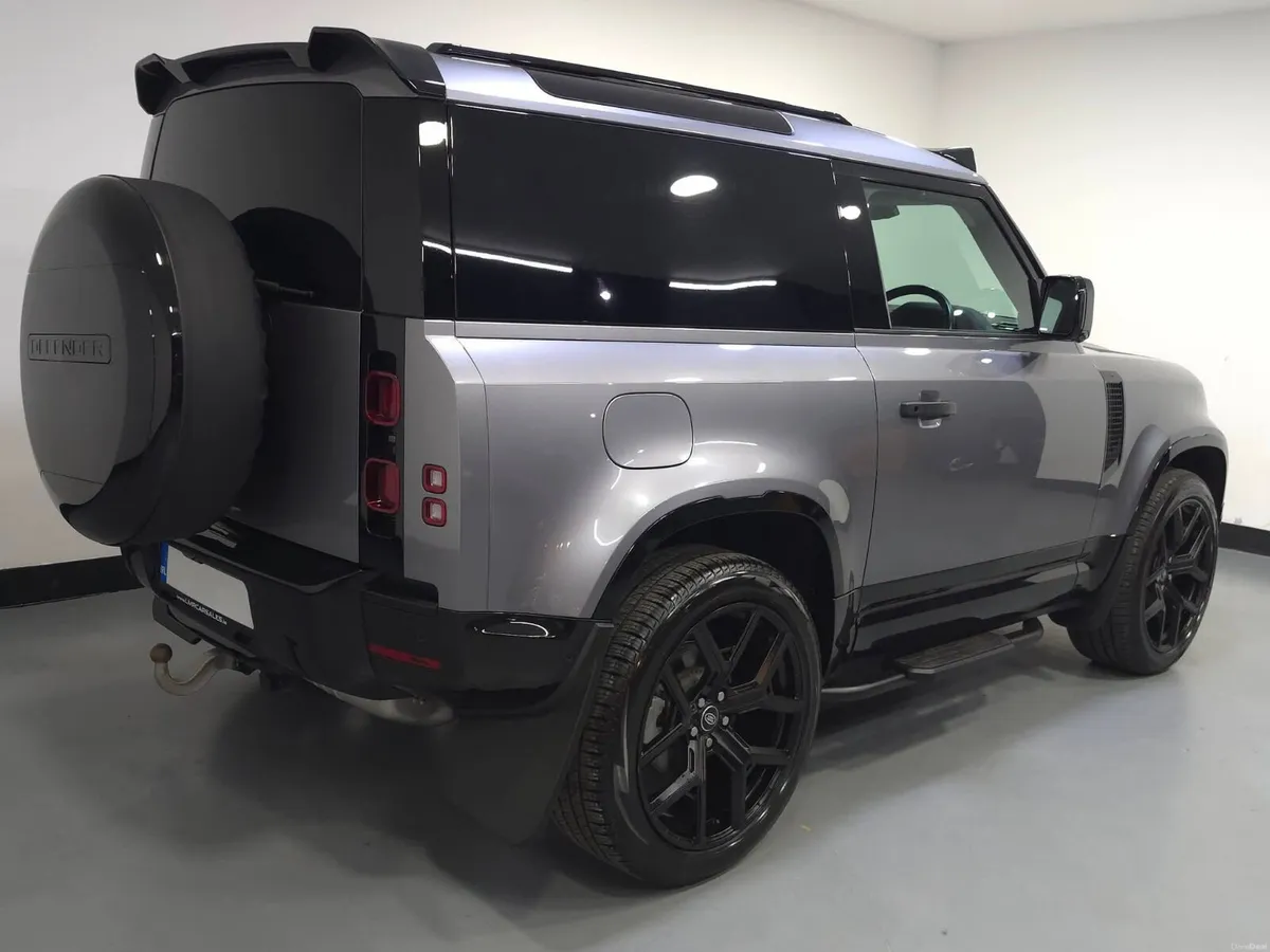 Land Rover Defender 90 3.0D SE - Image 5