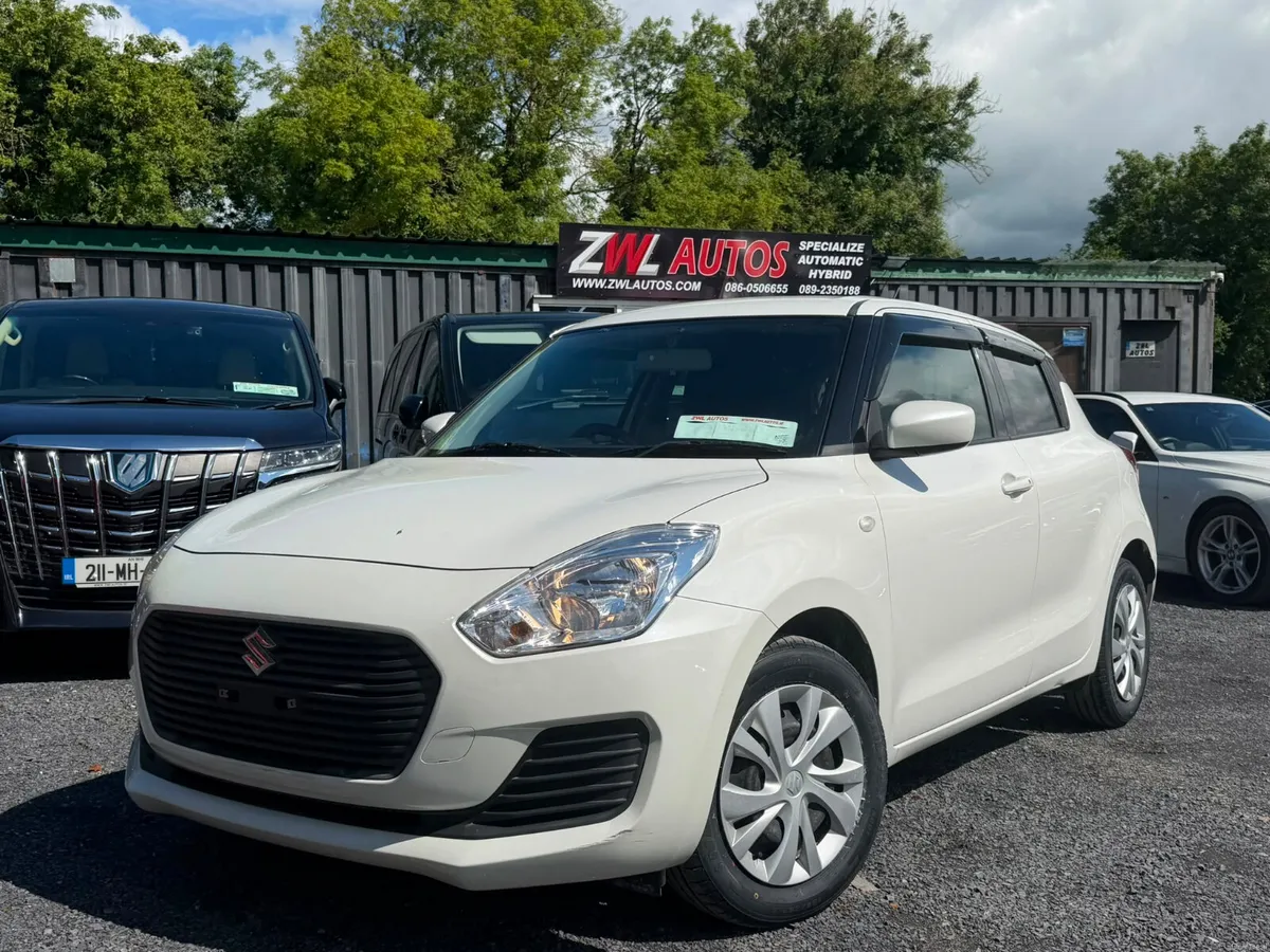 17 SUZUKI SWIFT 1.2 - Image 1
