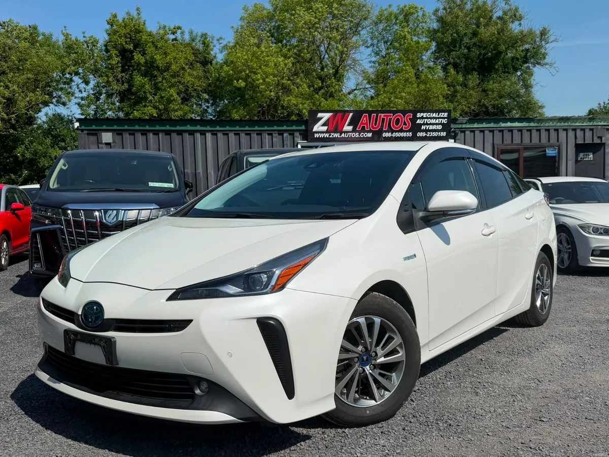 22 TOYOTA PRIUS HYBRID - Image 1