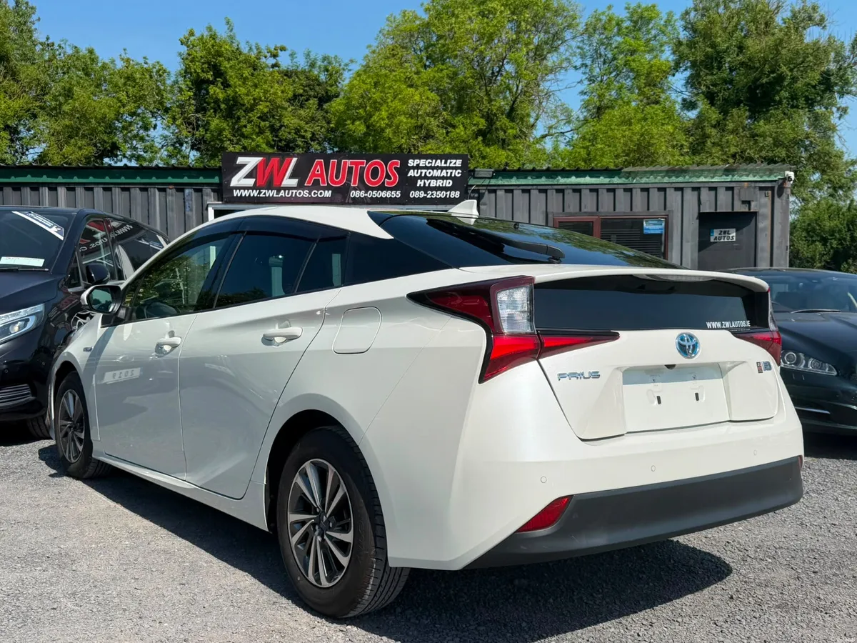 22 TOYOTA PRIUS HYBRID - Image 6