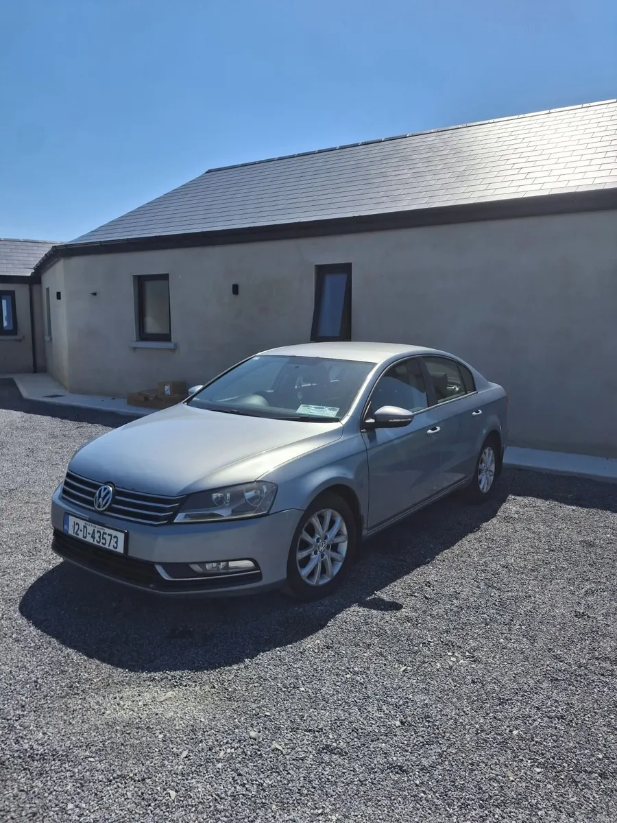 Volkswagen Passat 2012 - Image 1
