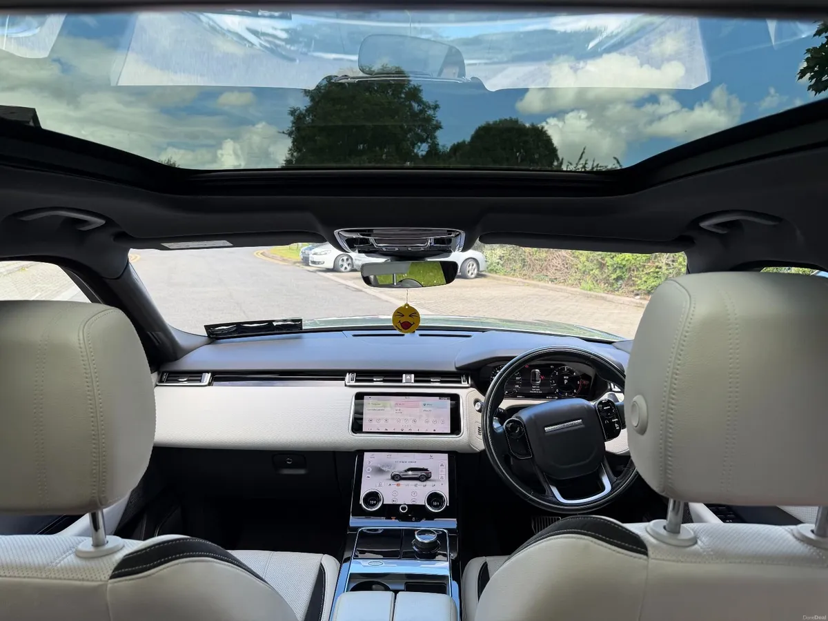 Range Rover Velar 3.0L V6 R-Dynamics (SD6) - Image 6