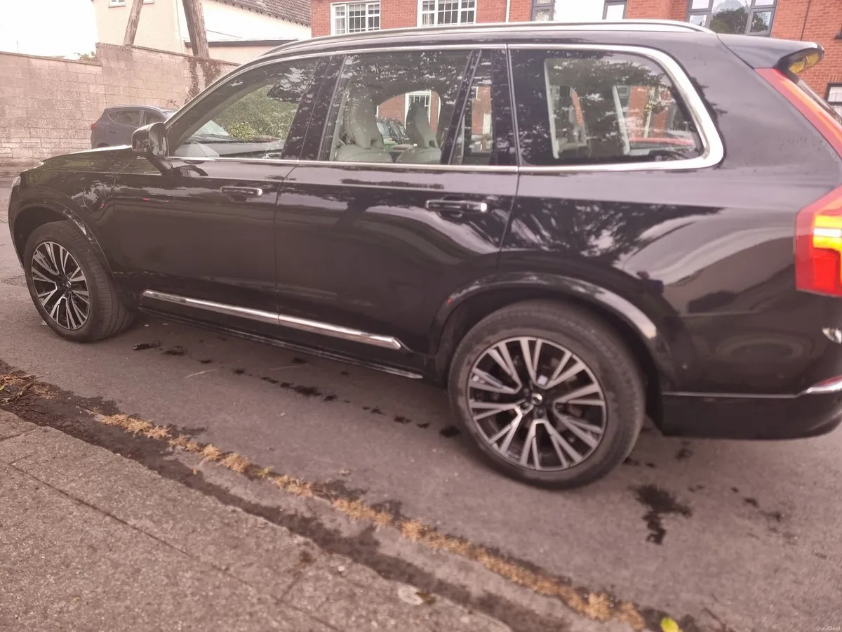 Volvo XC90 2022 - Image 1