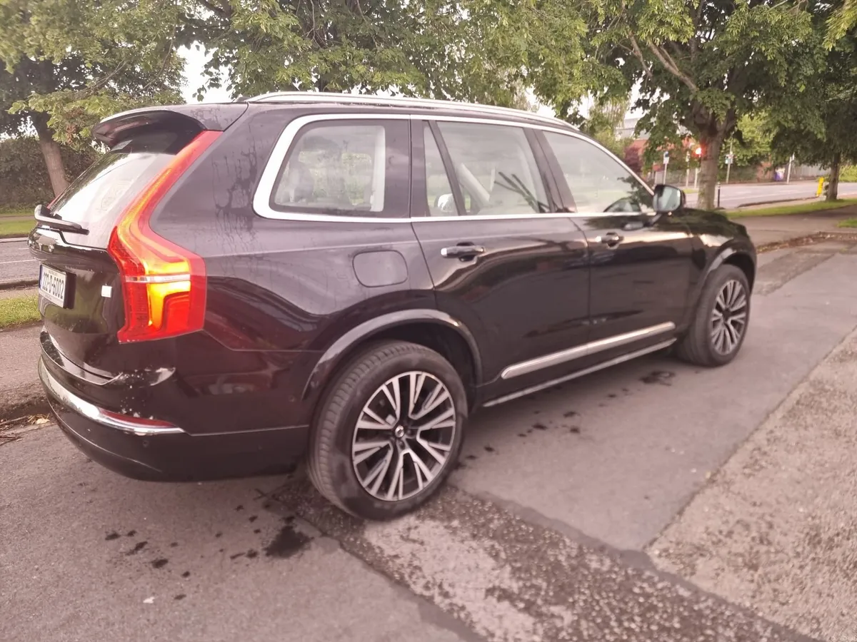 Volvo XC90 2022 (2023 Model) - Image 1