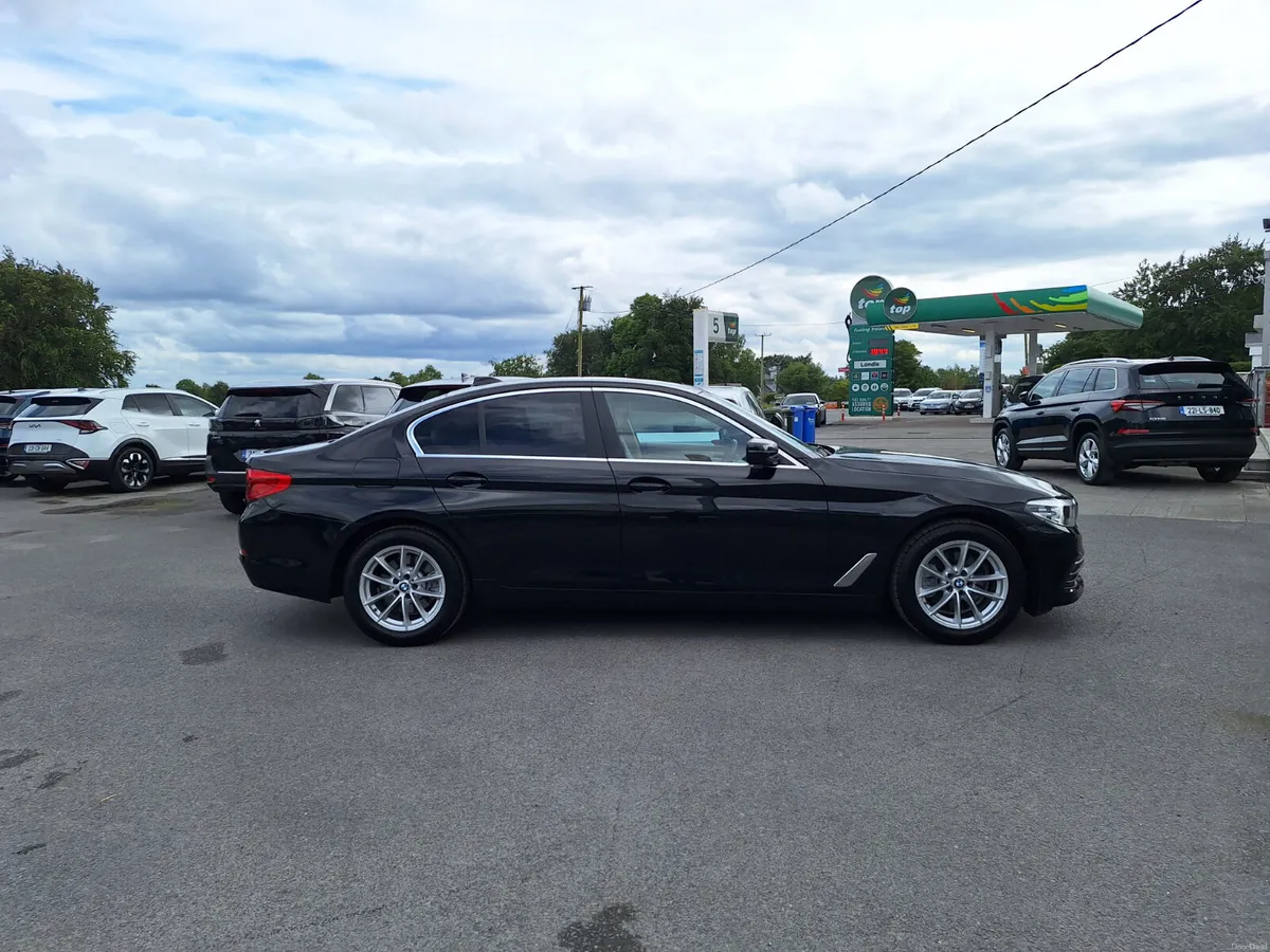 BMW 5-Series 520D SE *High Spec/New NCT/Immaculate - Image 2