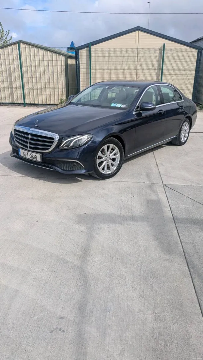 Mercedes Benz E220 - Image 2