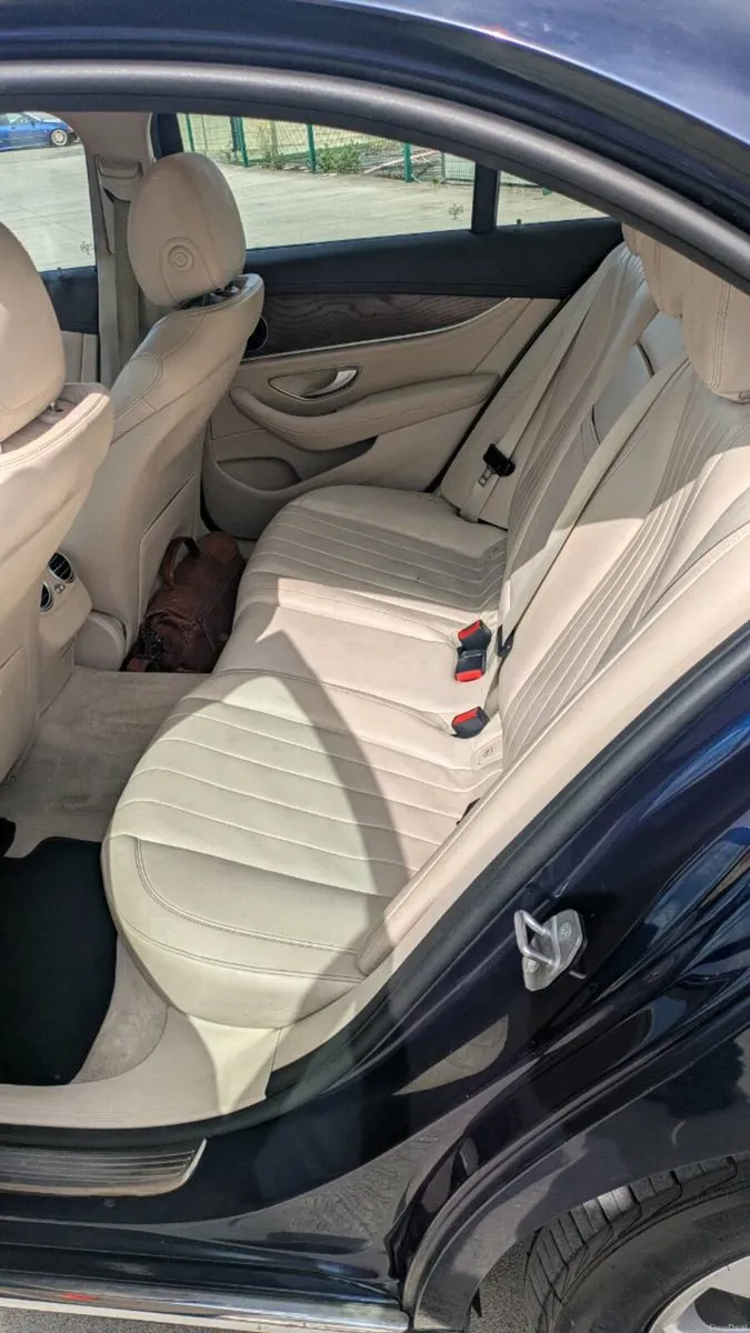 Mercedes Benz E220 - Image 6