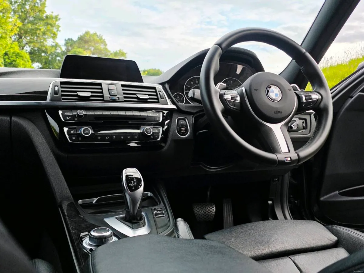 BMW 320D M-SPORT SHADOW ESTATE - Image 6
