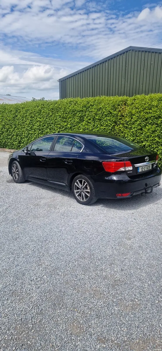 Toyota avensis 2012 - Image 2
