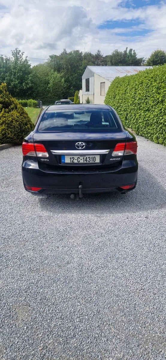 Toyota avensis 2012 - Image 3
