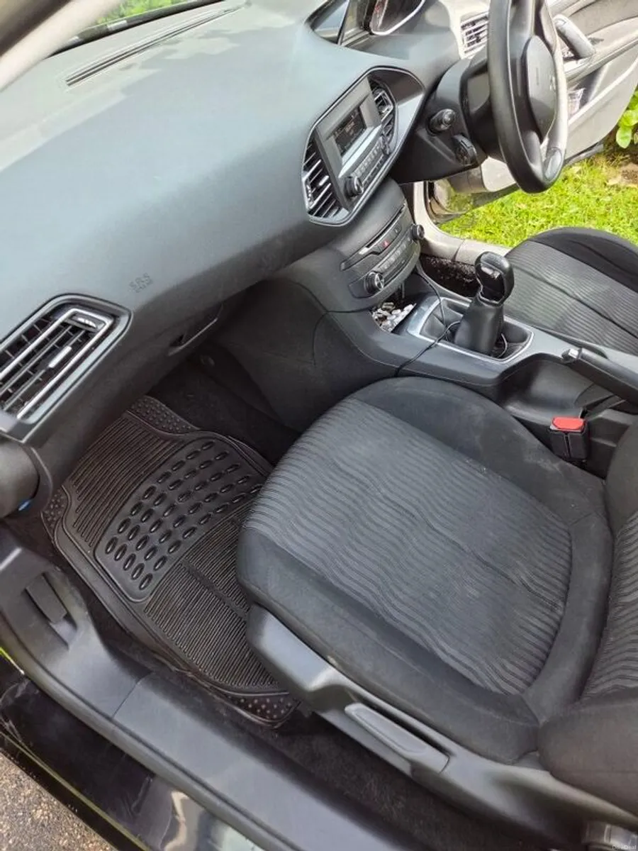 Peugeot 308 - Image 4