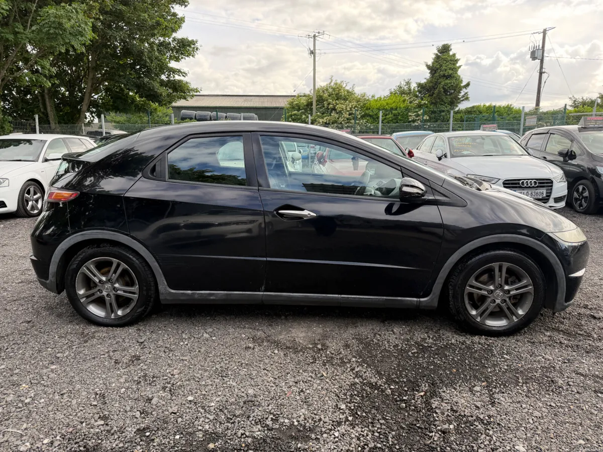 Honda Civic 2006 - Image 1