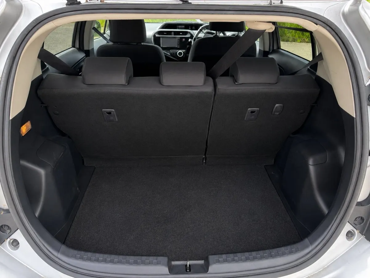 2017 Toyota Aqua Hybrid 1.5 Automatic - AGrade 4 - Image 3