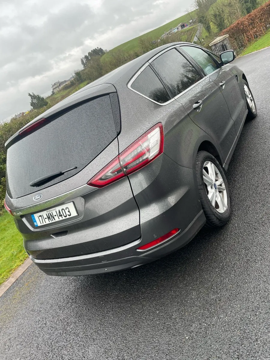 Car - Image 4