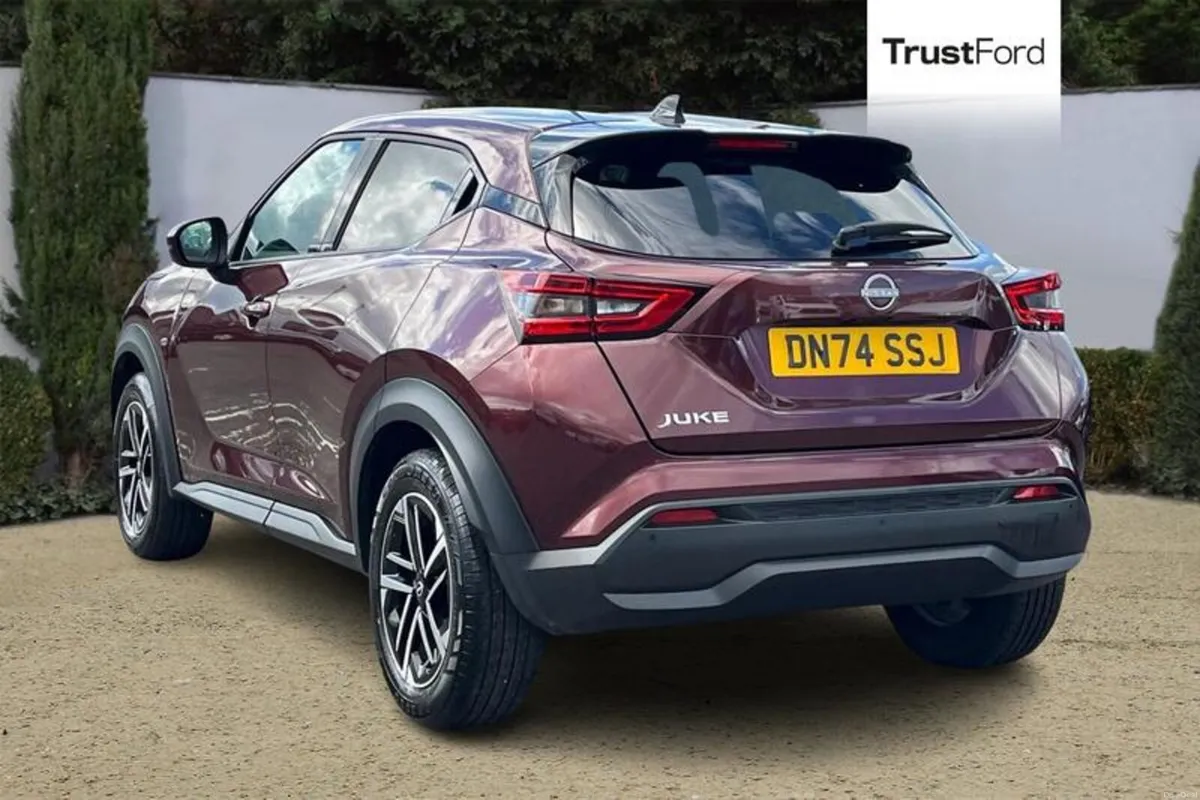 Nissan Juke 1.0 DIG-T N-Connecta SUV 5dr Petrol Ma - Image 2