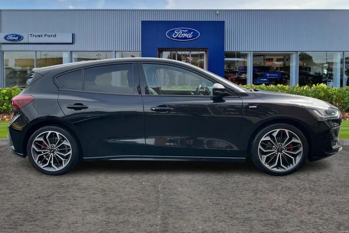 Ford Focus ST-Line X - Image 3