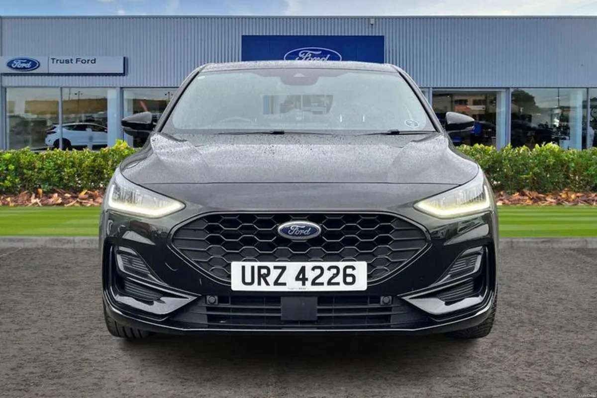 Ford Focus 1.0T EcoBoost ST-Line Hatchback 5dr Pet - Image 6