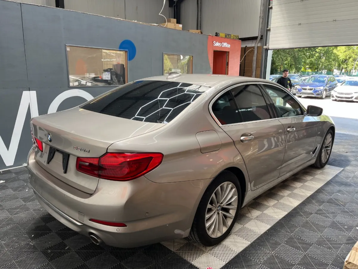 BMW 5-Series 2018 BMW 523D LUXURY 2.0 AUTOMATIC / - Image 2