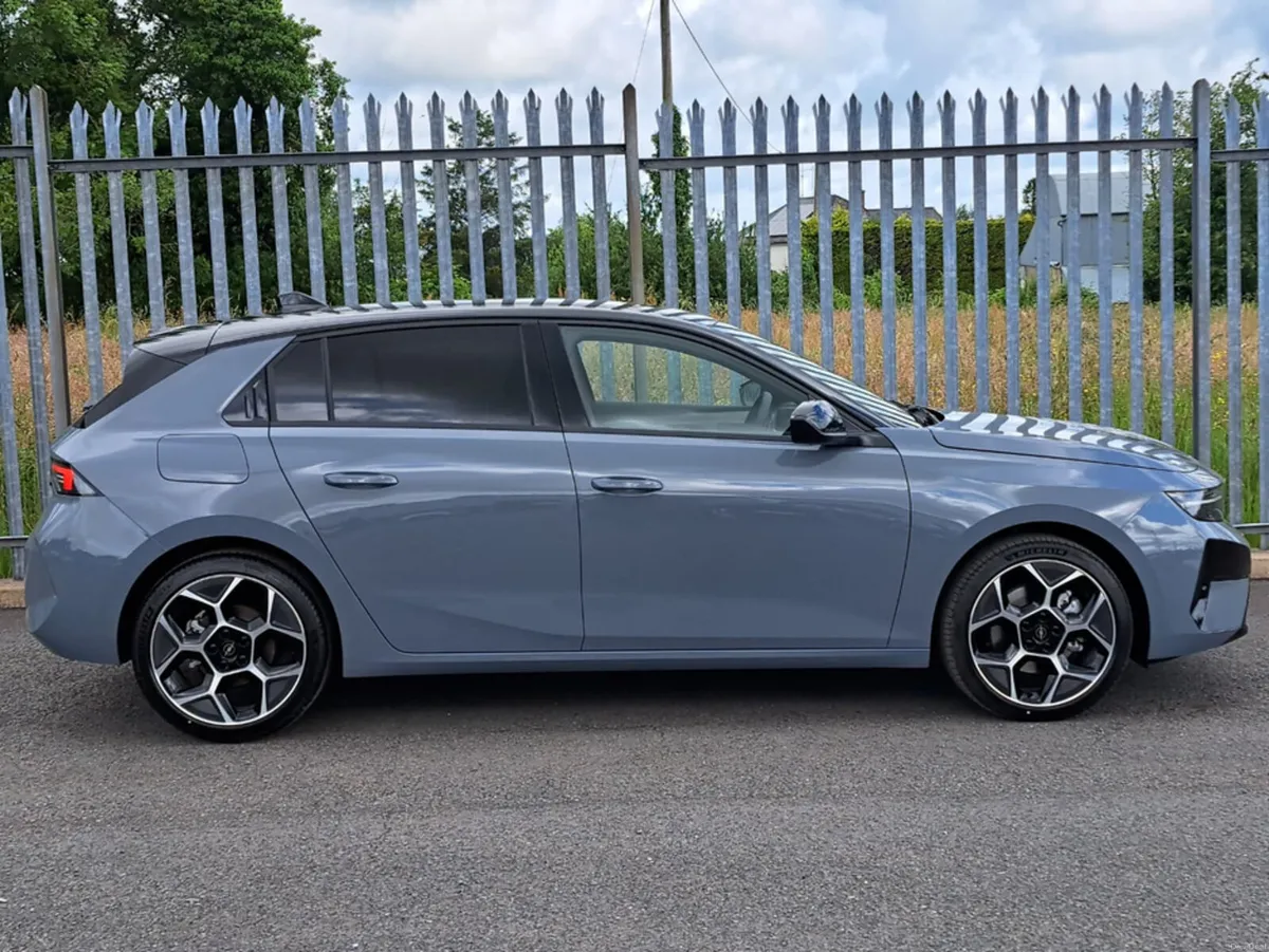 Opel Astra 1.2T 136HP HYBRID GS - Image 4