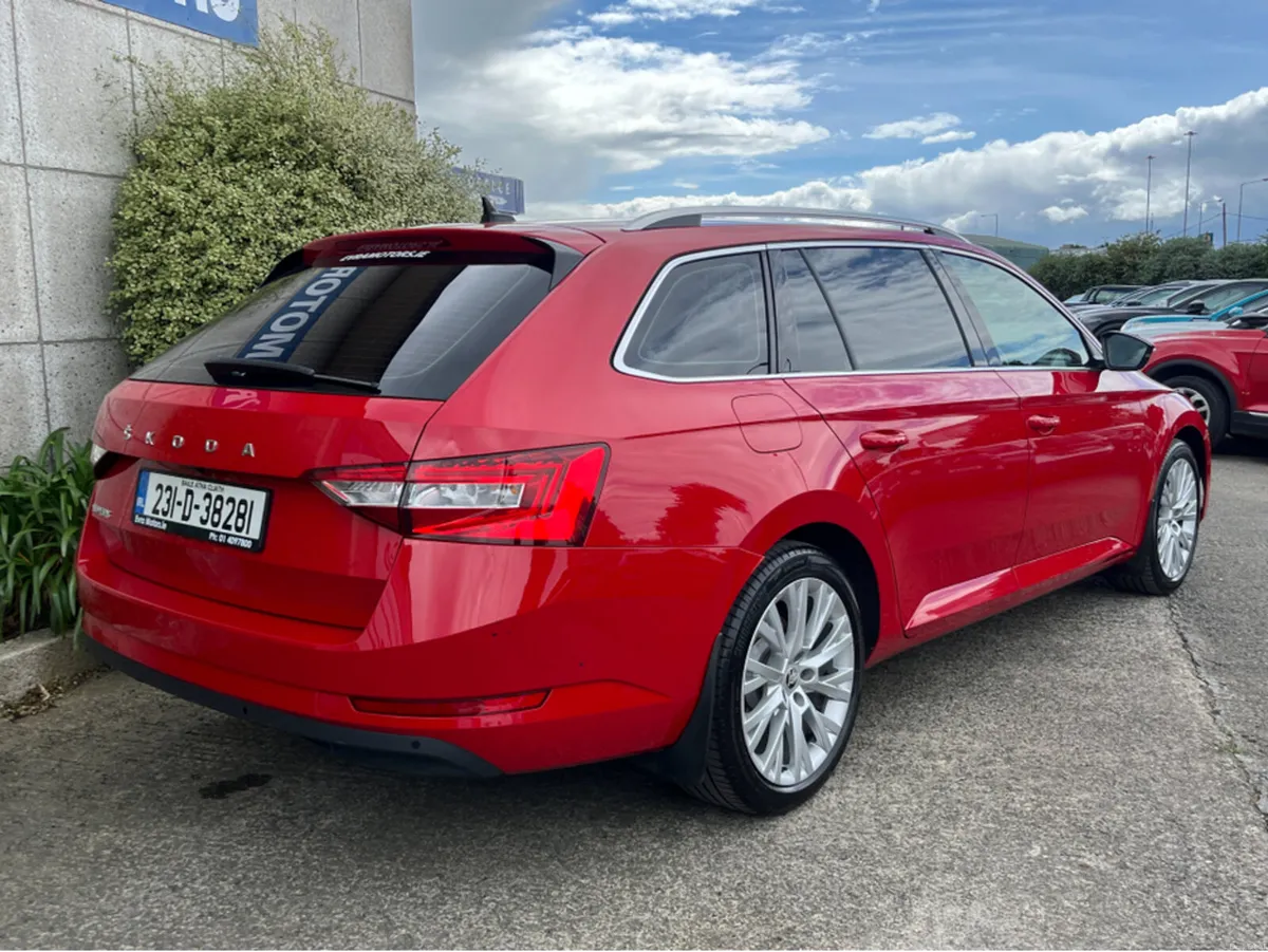 Skoda Superb COMBI ESTATE STYLE AUTOMATIC 2.0 DIES - Image 4