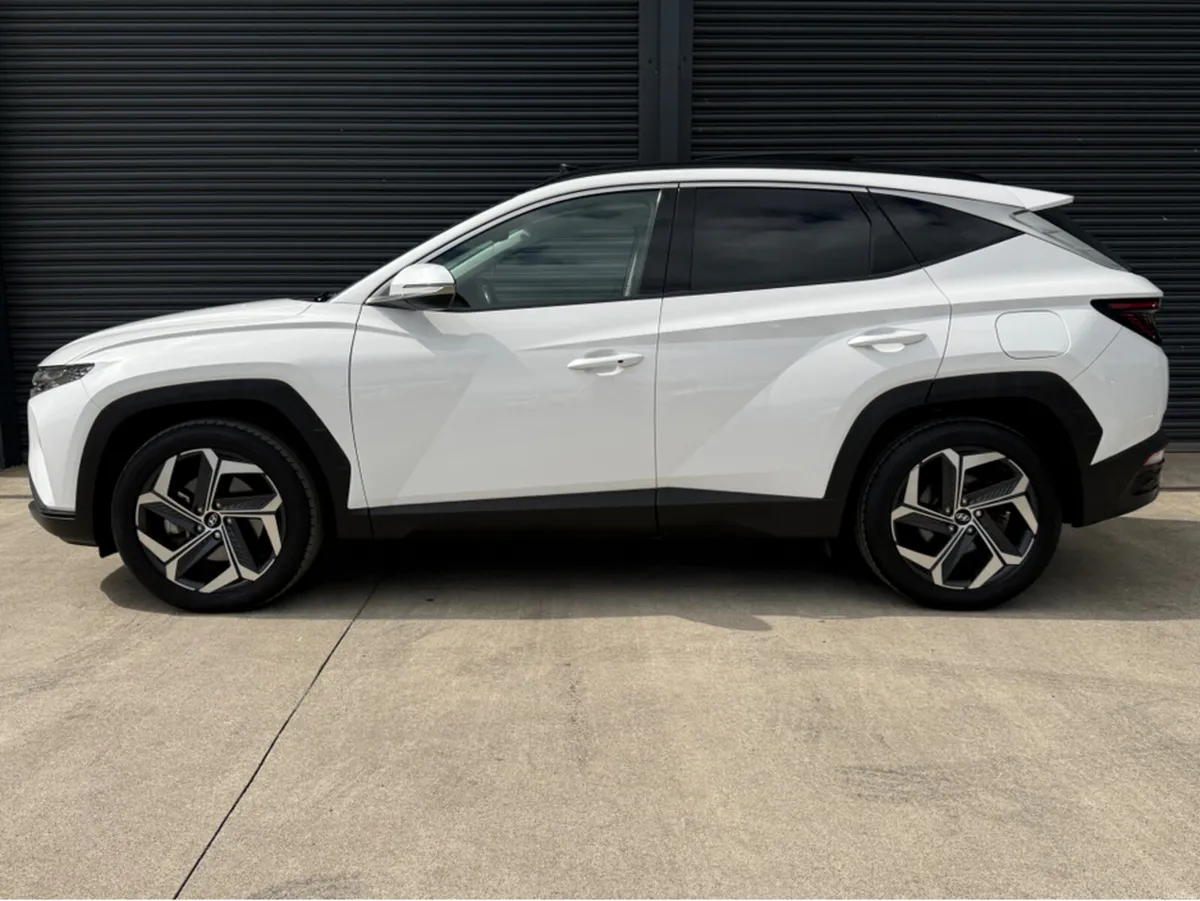 Hyundai Tucson ULTIMATE TGDI PHEV T-GDI  ** PETROL - Image 4