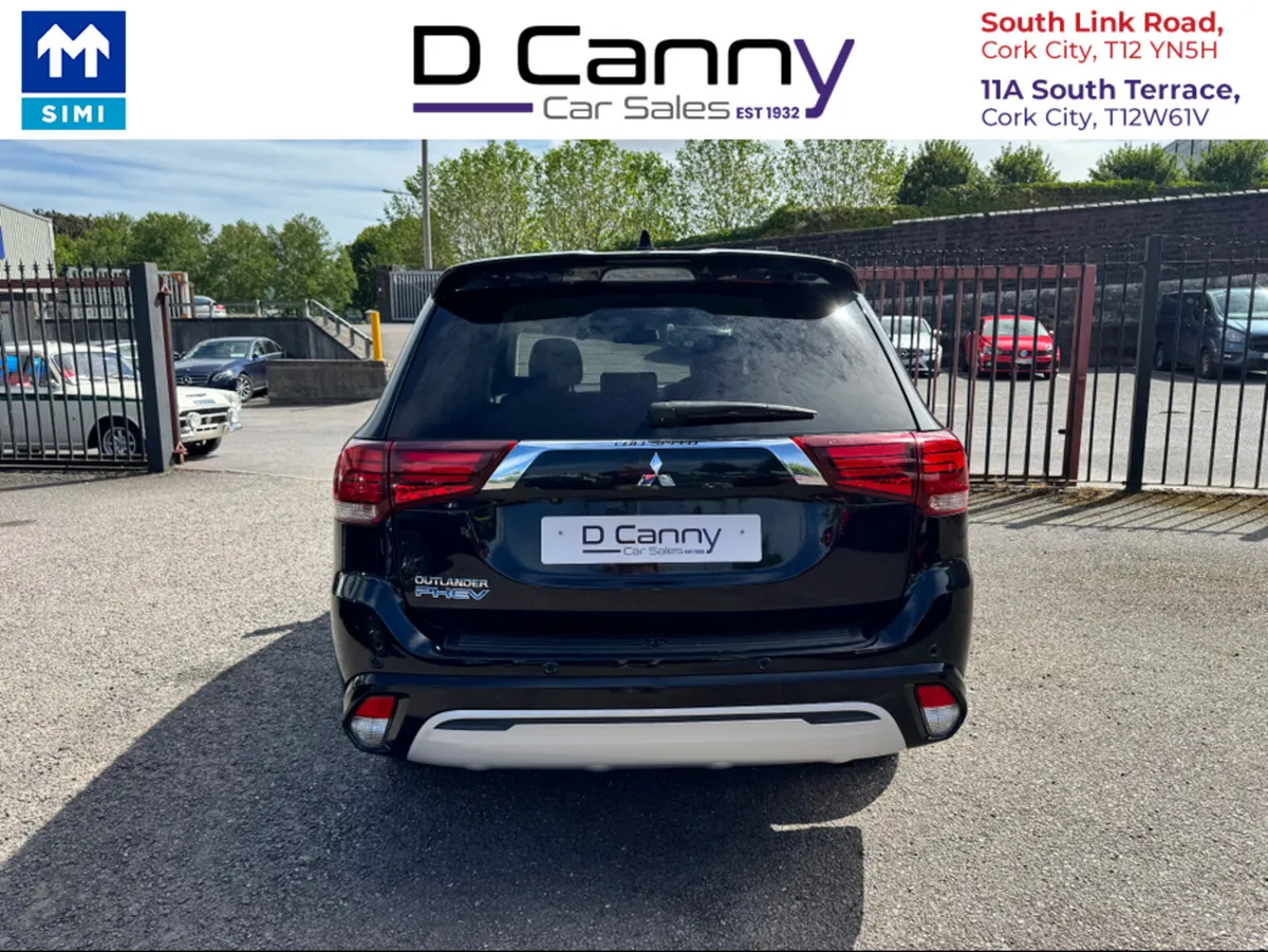 Mitsubishi Outlander Petrol Plug in Hybrid - Image 3