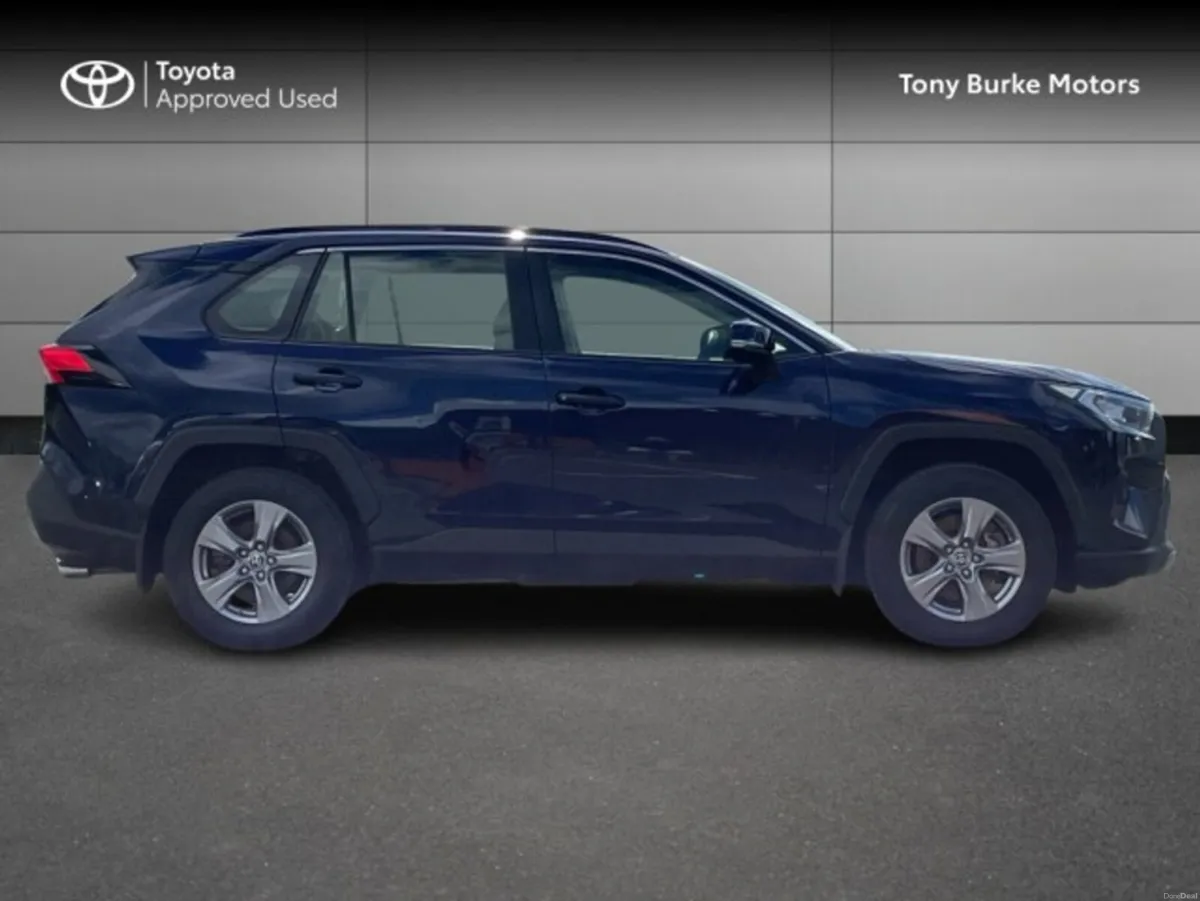 Toyota RAV4 Hybrid Luna 2.5 Hybrid -Auto- Low Mile - Image 3