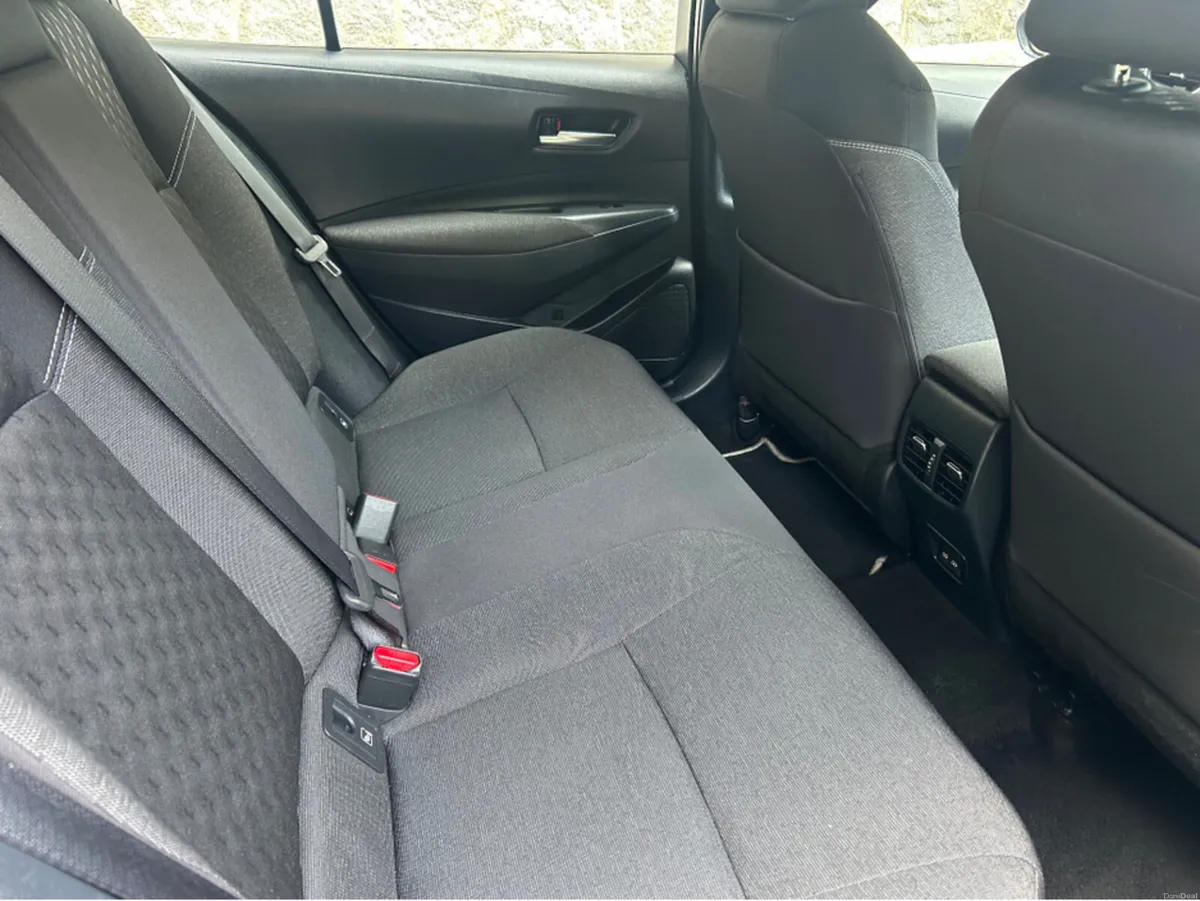 Toyota Corolla LUNA SALOON 4DR HYBRID AUTO - Image 6