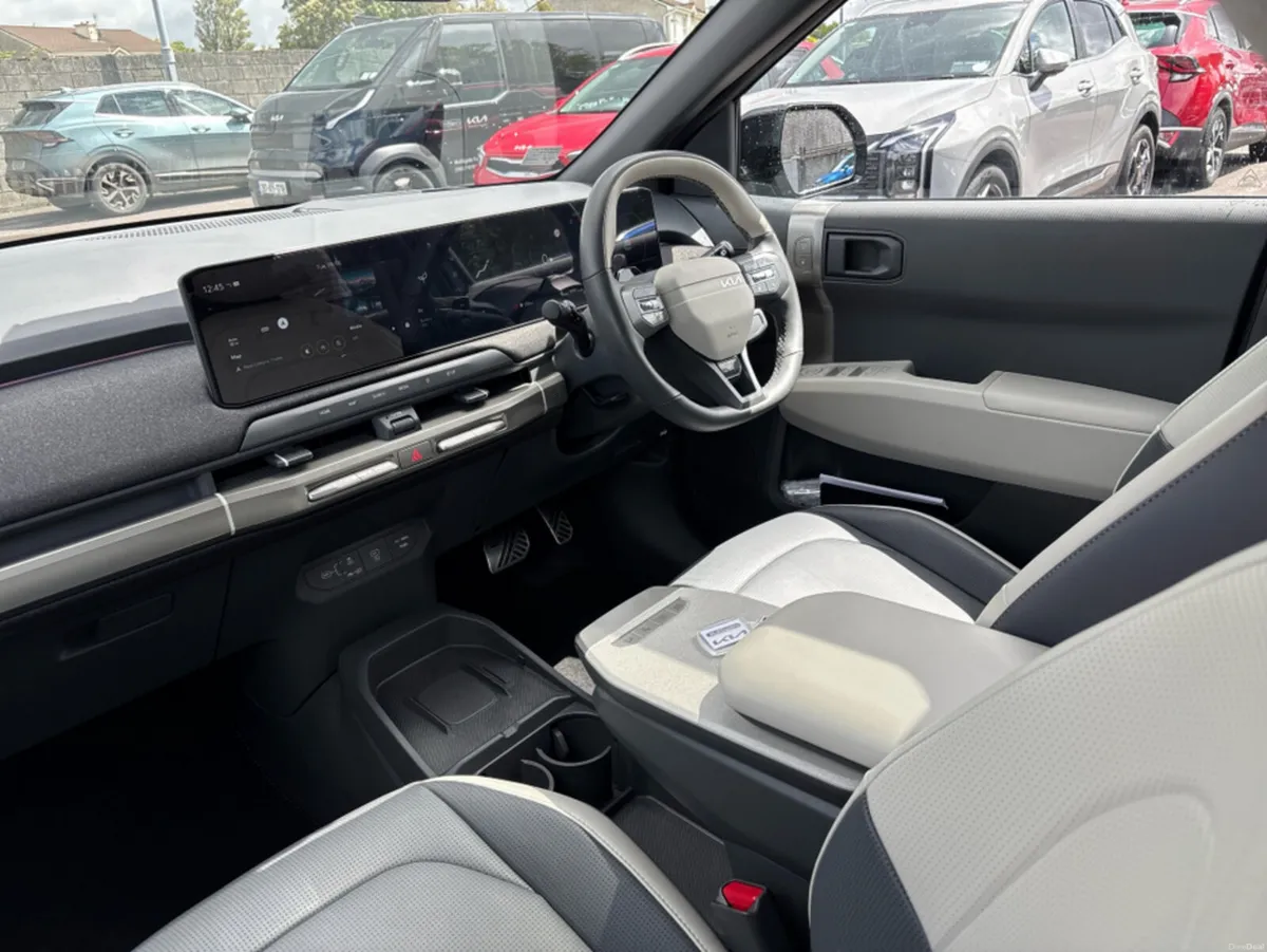 Kia EV3 EARTH GT LINE LONG RANGE - Image 4