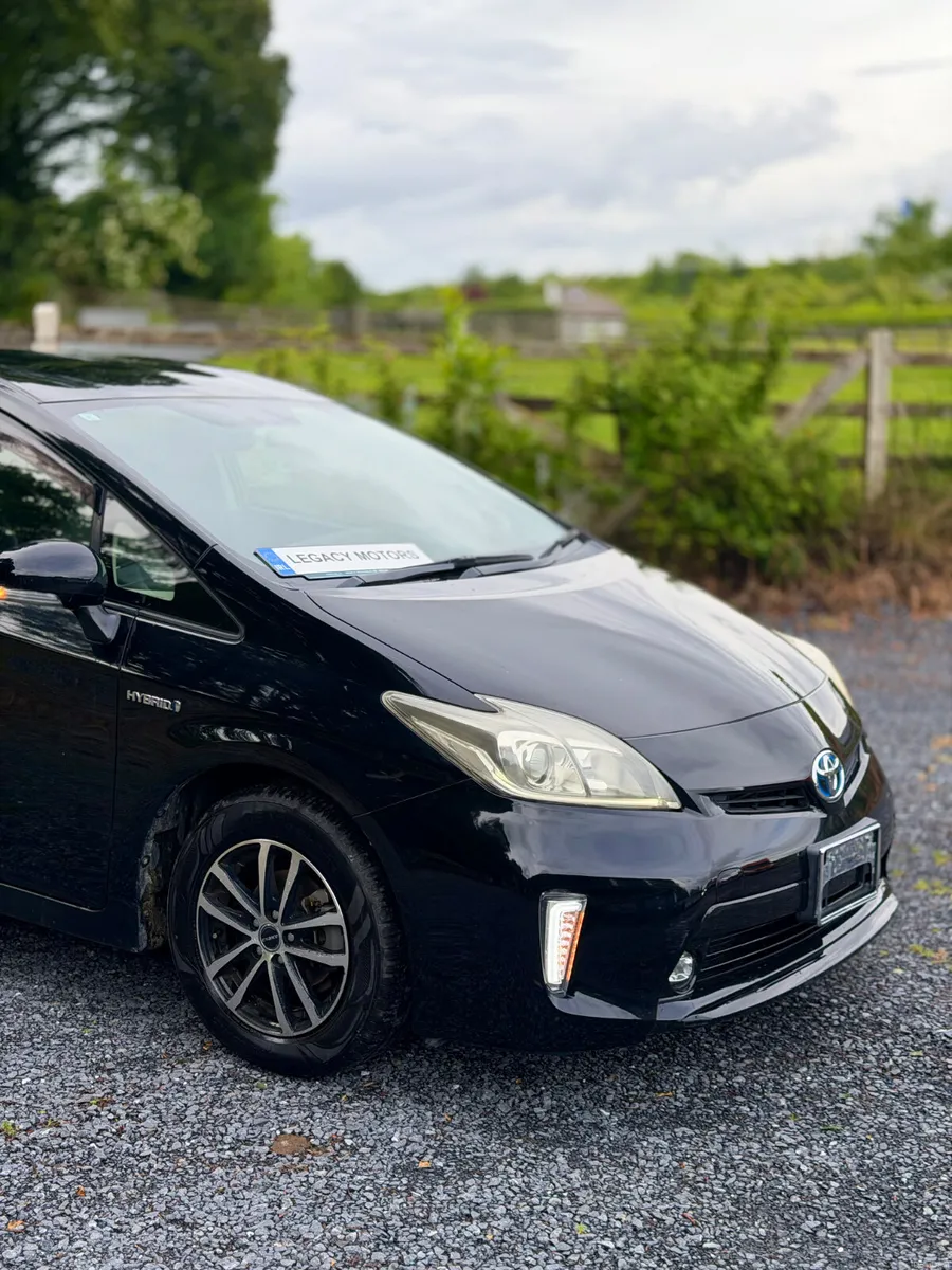 Toyota Prius | 2013 | 126,000 KM | Hybrid | AUTO - Image 5