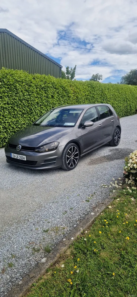 Volkswagen golf - Image 2