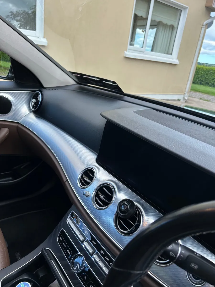 Mercedes-Benz E-Class 2019 - Image 1