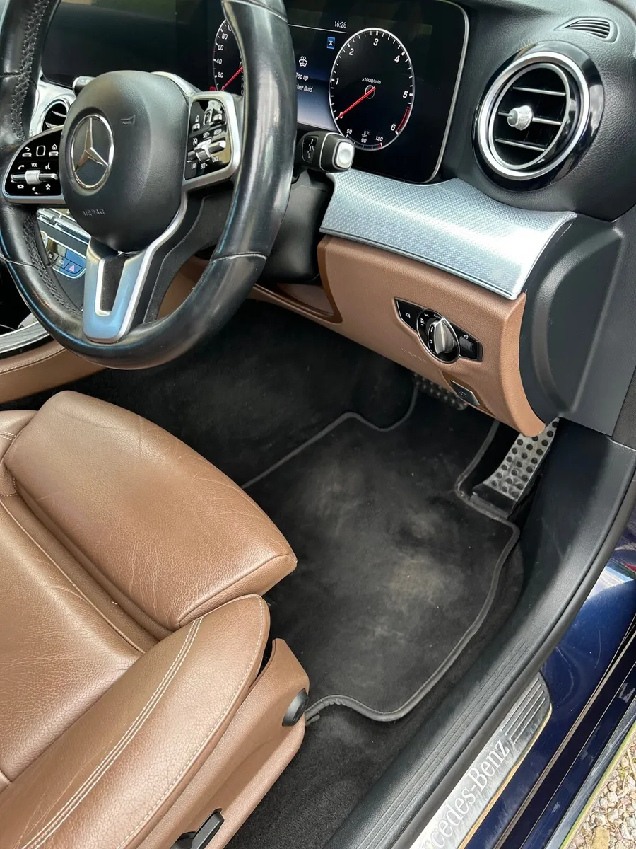 Mercedes-Benz E-Class 2019 - Image 6