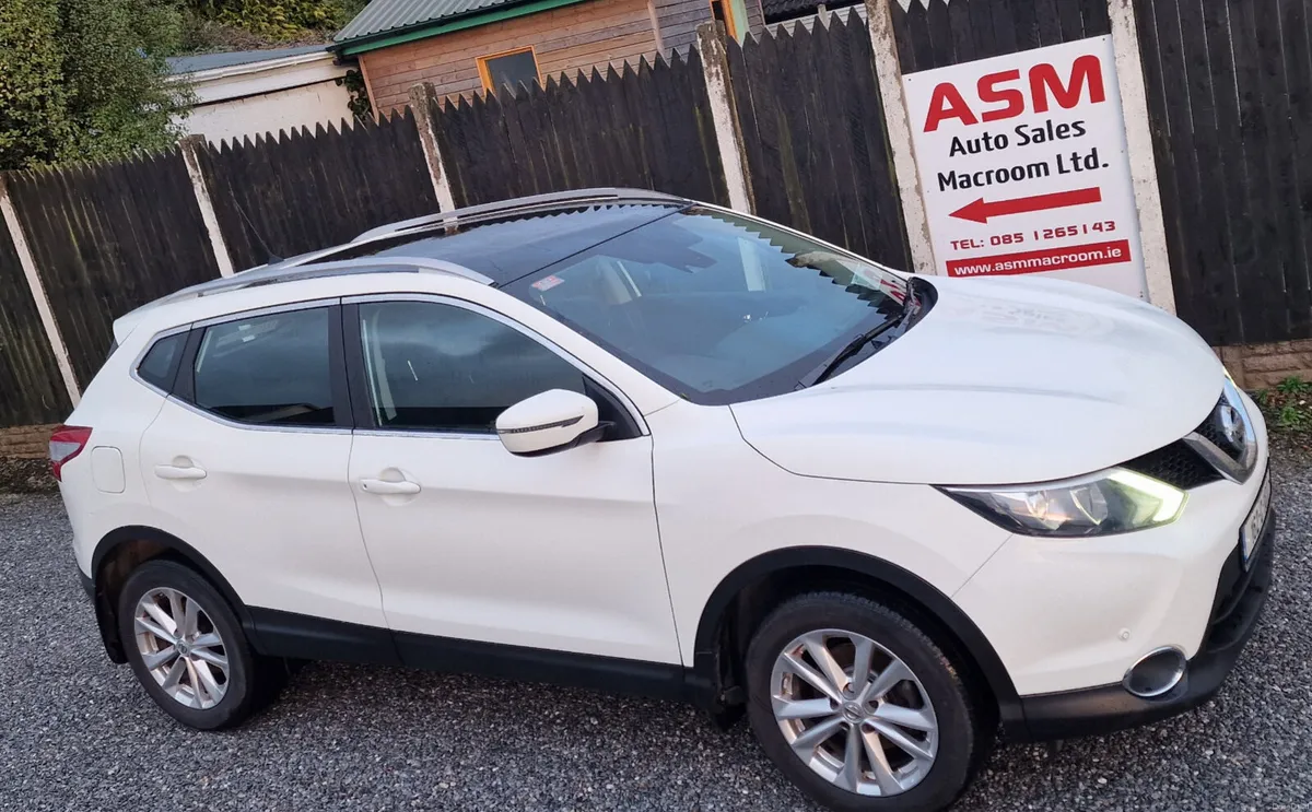 Nissan Qashqai 1.2 AUTO GLASS ROOF - Image 1