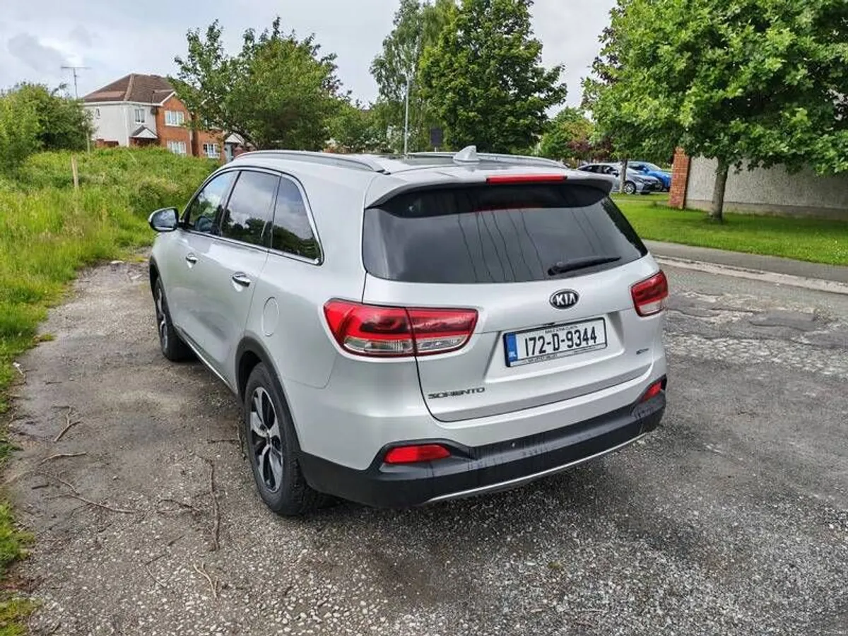 2017 Kia Sorento - Image 3