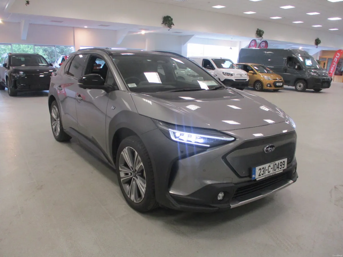 Subaru Solterra TOURING E.V AWD 2023 ONE OWNER - Image 3