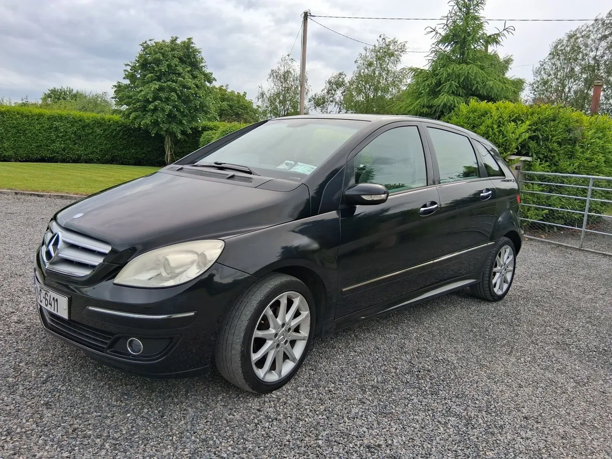 Mercedes-Benz B-Class 2009 nct 10/26 ,low kilometr - Image 1