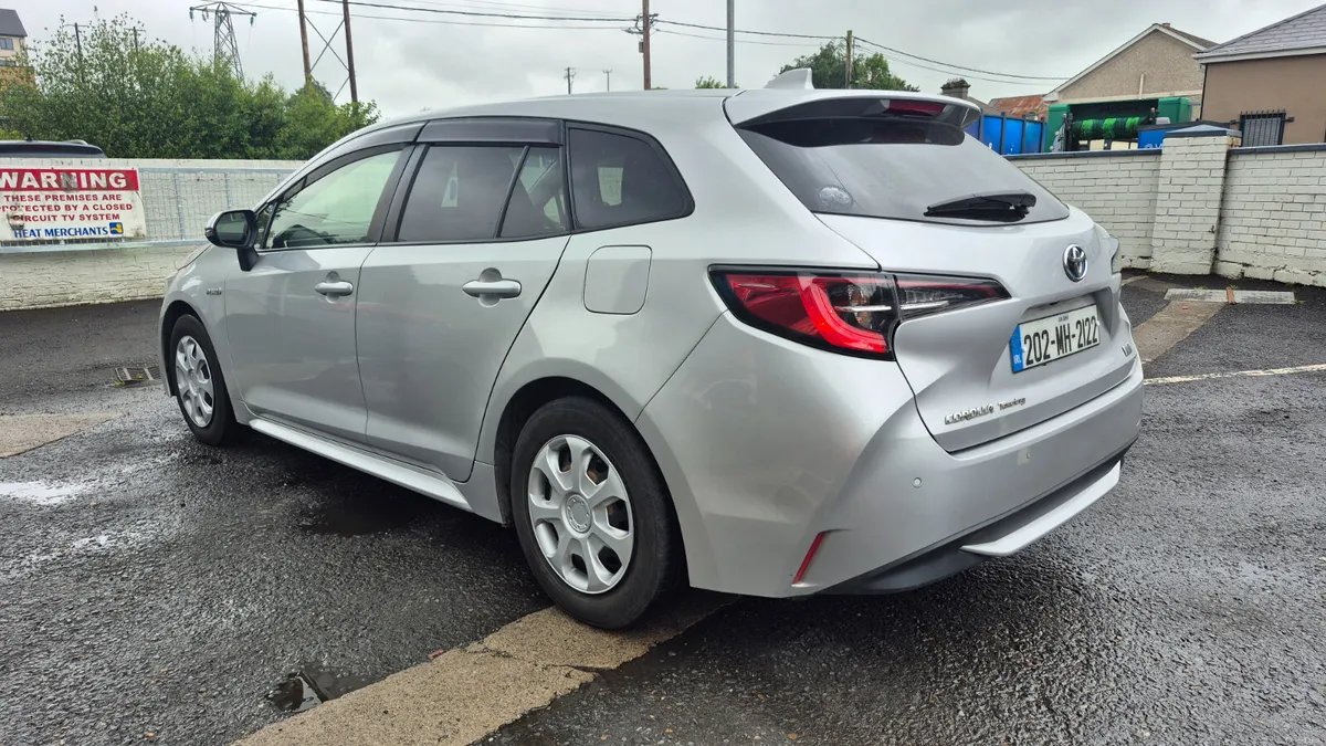 2020 Toyota Corolla 1.8 Hybrid AUTO Luna - Image 5