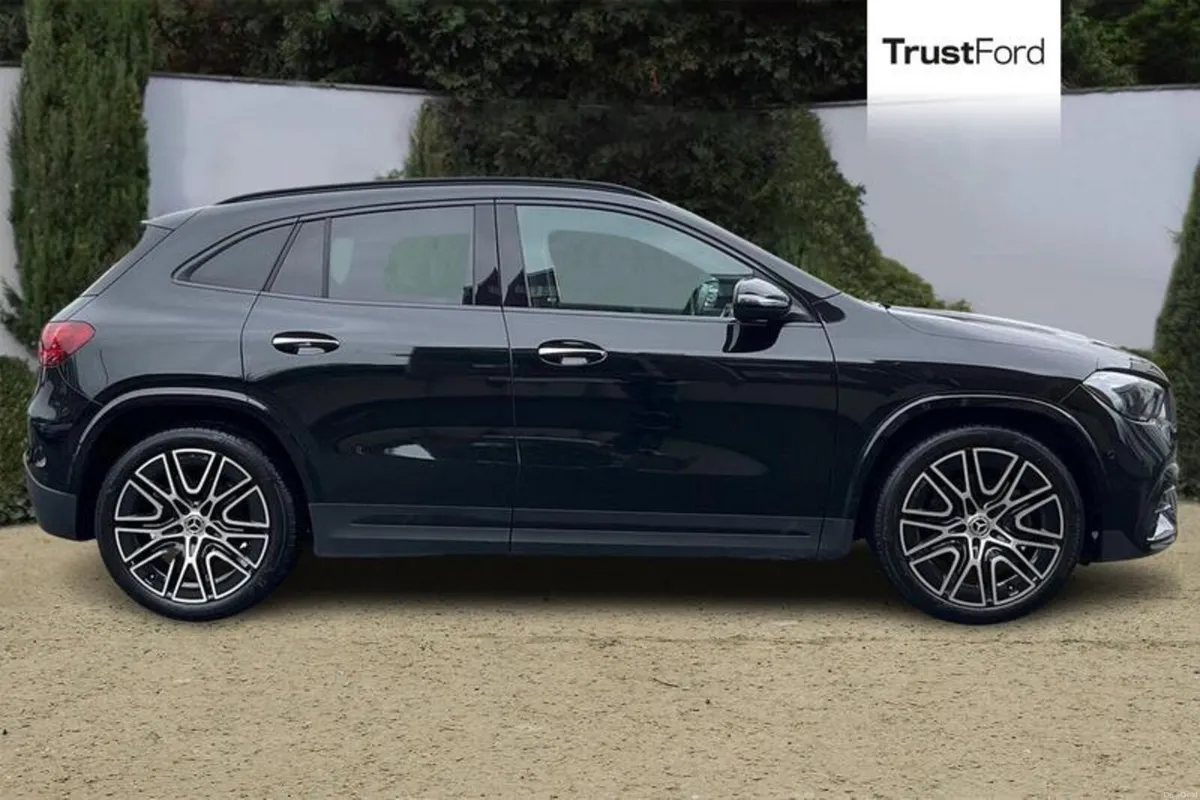 Mercedes-Benz GLA AMG Line - Image 3