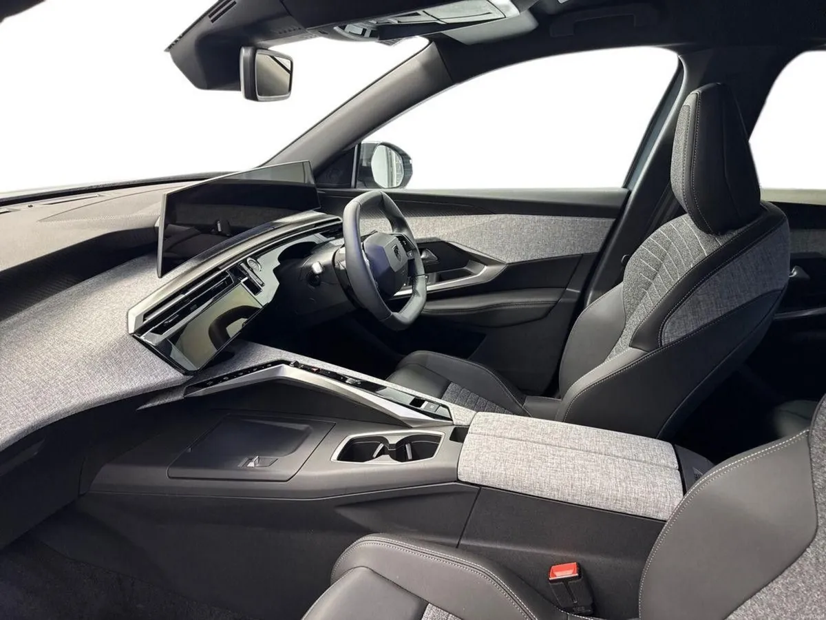 Peugeot 3008 HYBRID ALLURE *SPECIAL OFFER* €90 PER - Image 2