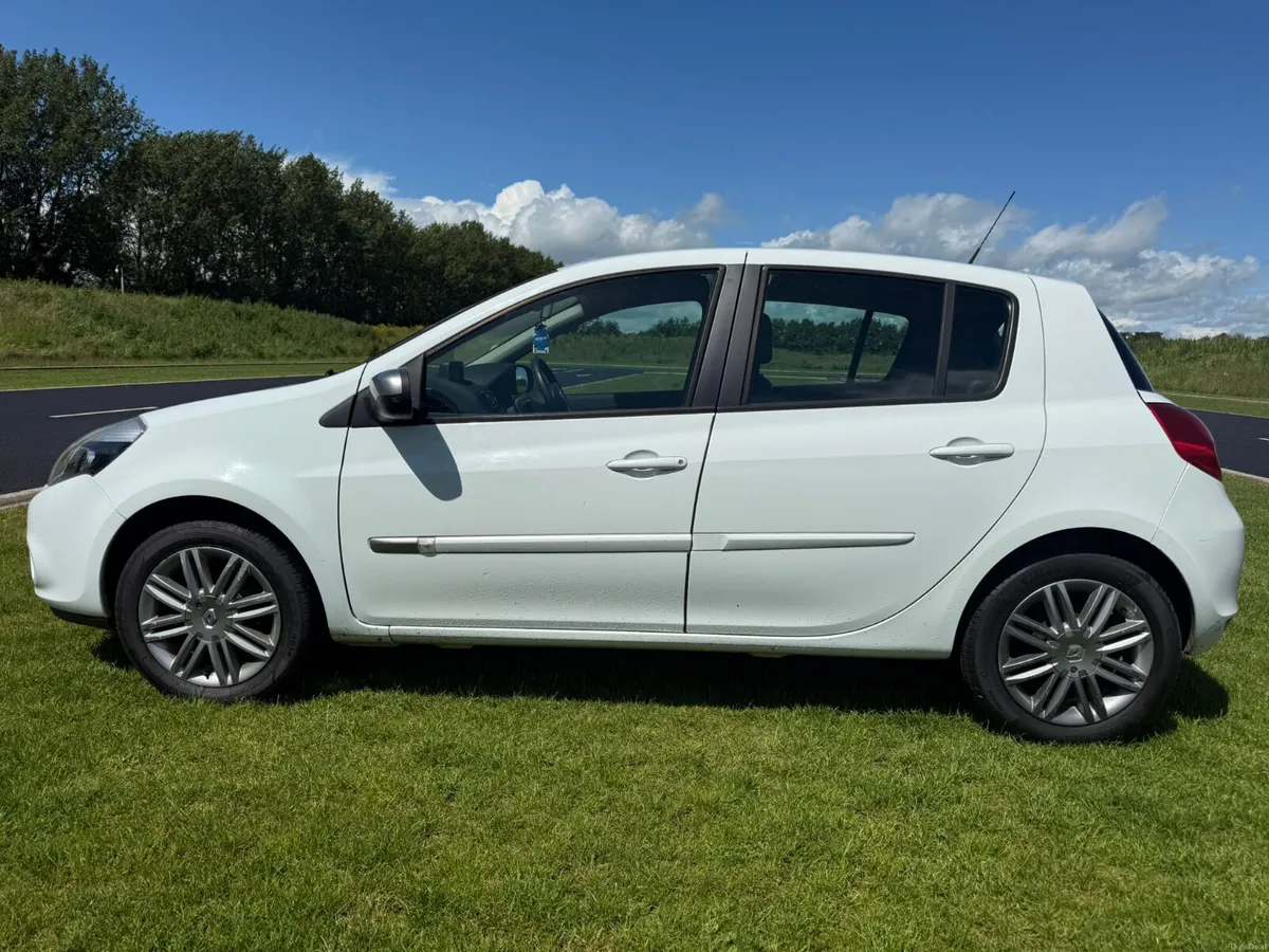 1.2 PETROL TOP SPEC LOW MILEAGE - Image 4