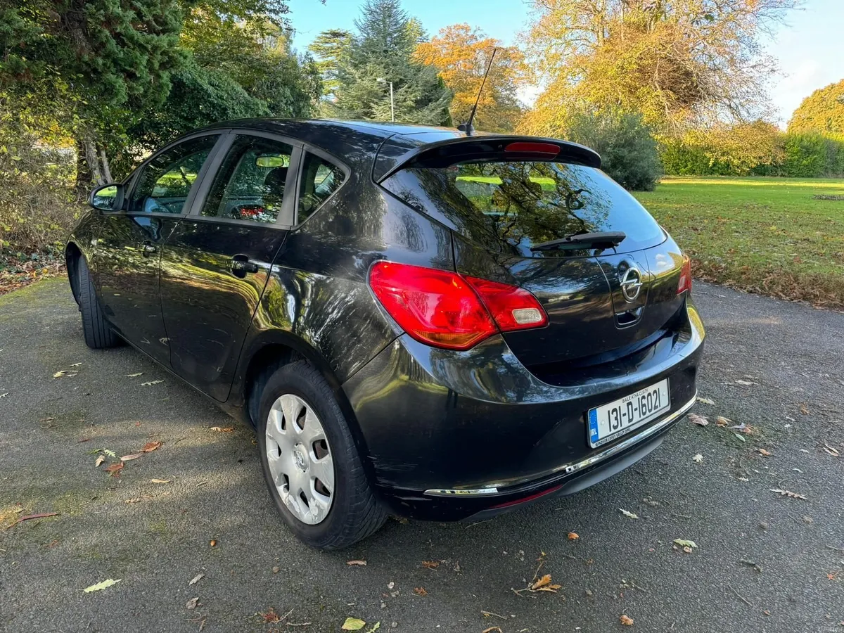 Opel Astra 2013 - Image 3