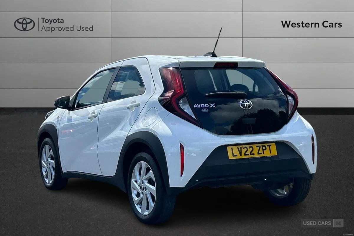 Toyota Aygo X 1.0 VVT-i Pure x-shift Euro 6 (s/s) - Image 4